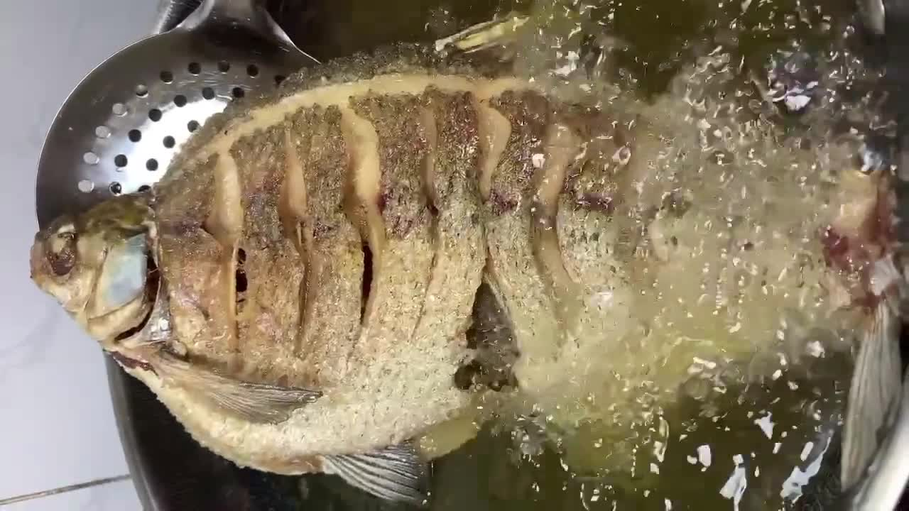 紅燒鳊魚(yú)的做法，香辣入味香味十足，怎么吃都不膩