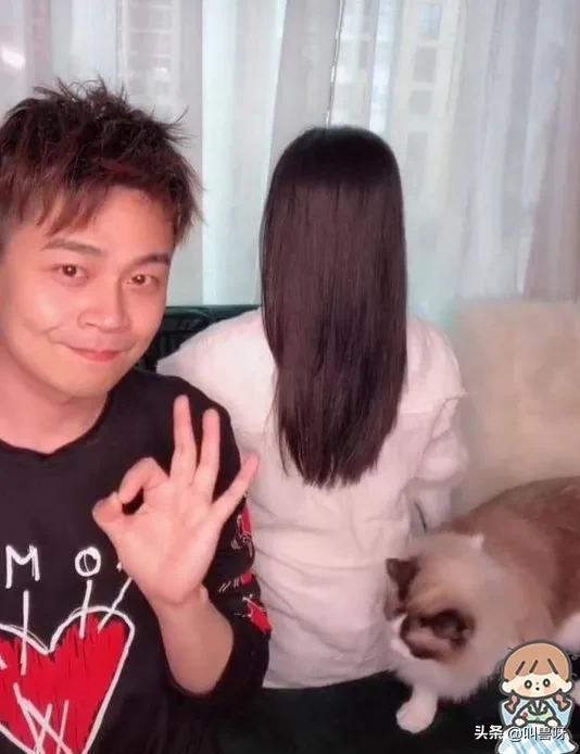 浙江卫视主持人“沈涛”才是人生赢家！娶了那个给他递话筒的女孩