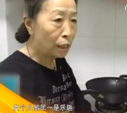 75岁张少华病逝，住院照曝光，双鼻插管手腕有淤青瘦成皮包骨