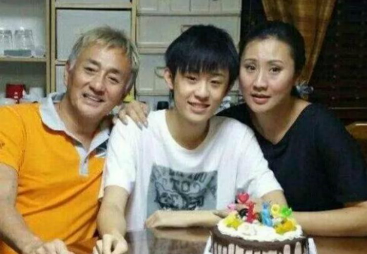 九十年代著名艳星，与“史上最帅花无缺”结婚