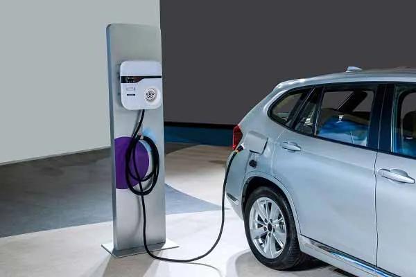 新能源汽车值得买吗？电池成本告诉你答案