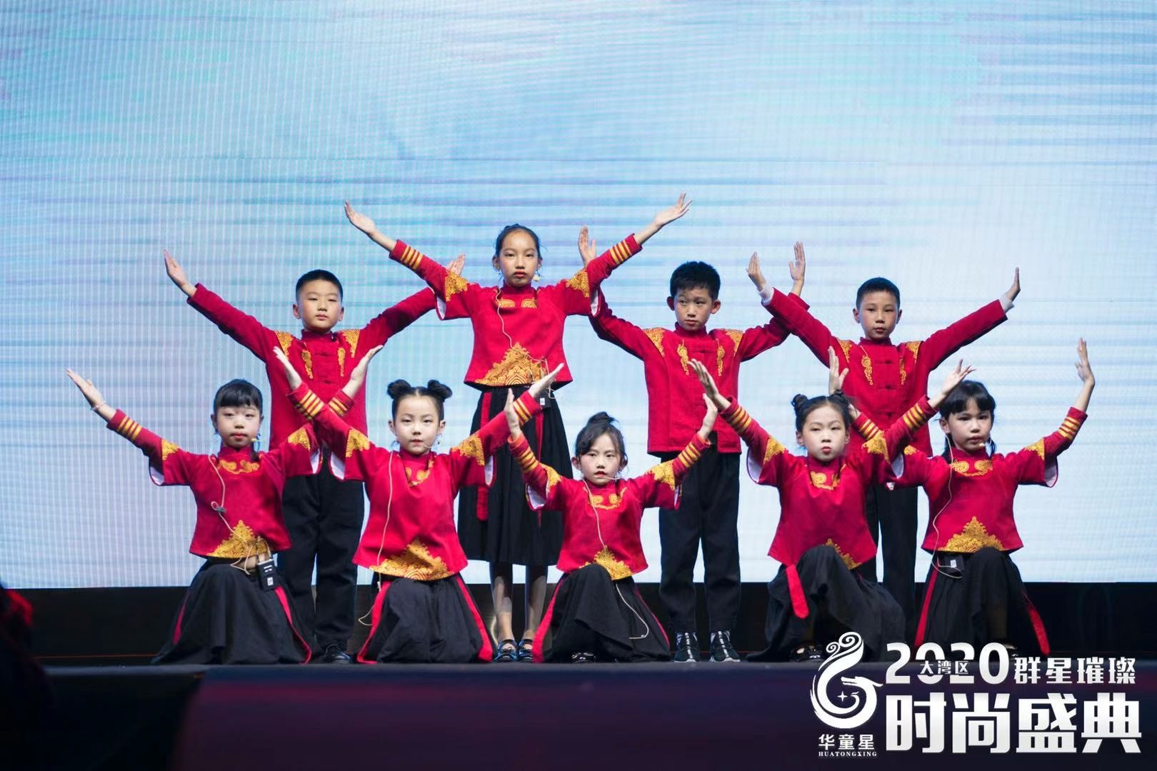 首届大湾区群星璀璨时尚盛典成功举行