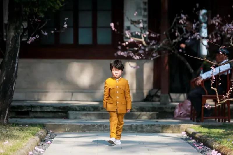 奉化水蜜桃文化节开幕式暨“百年红帮 旗遇芳华”红帮服装云走秀