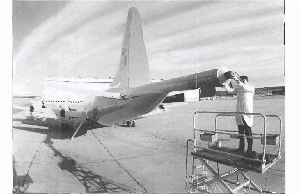 ��8Q��Ǳ���кι���֮��������β�͡��ϵ����װ�ã�ֻ����������������