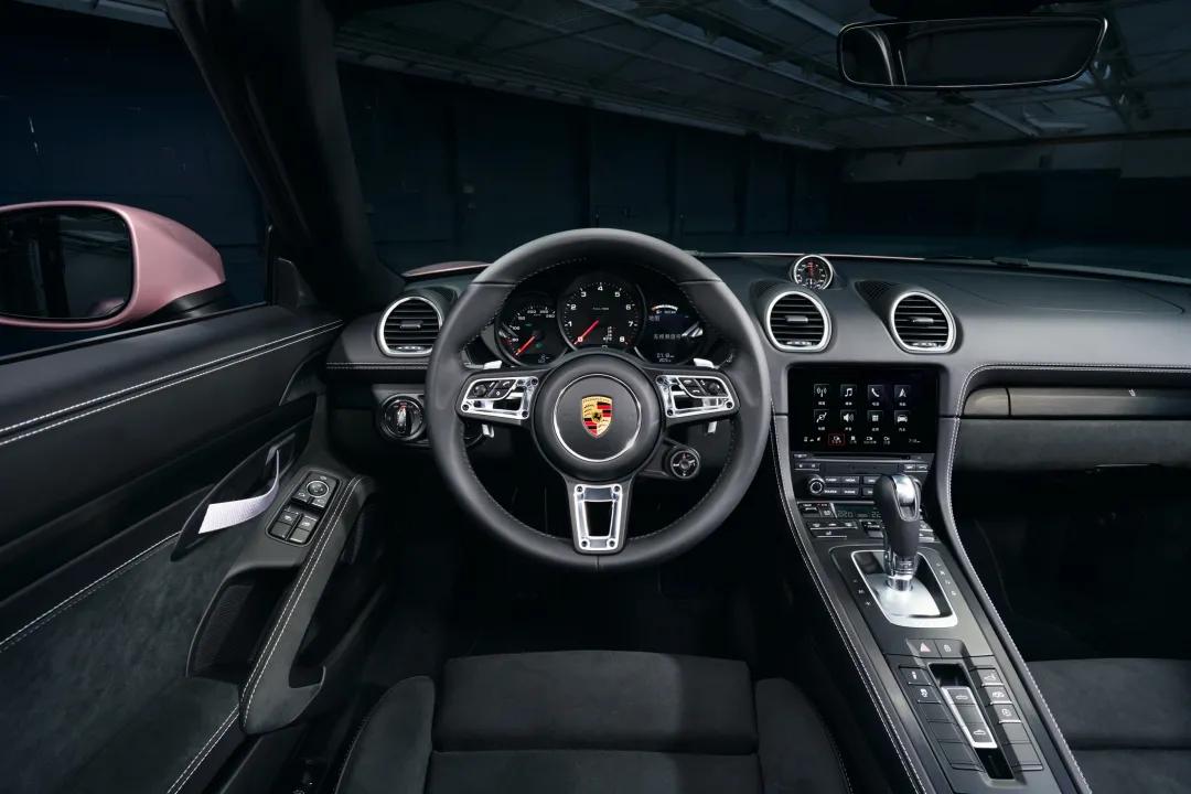 这款保时捷911仅仅改动了外观，却比普通版贵出了80万