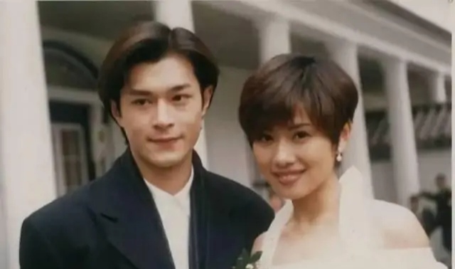 在14亿人面前被婆婆嫌弃10年的陈松伶，你为何还不离婚？