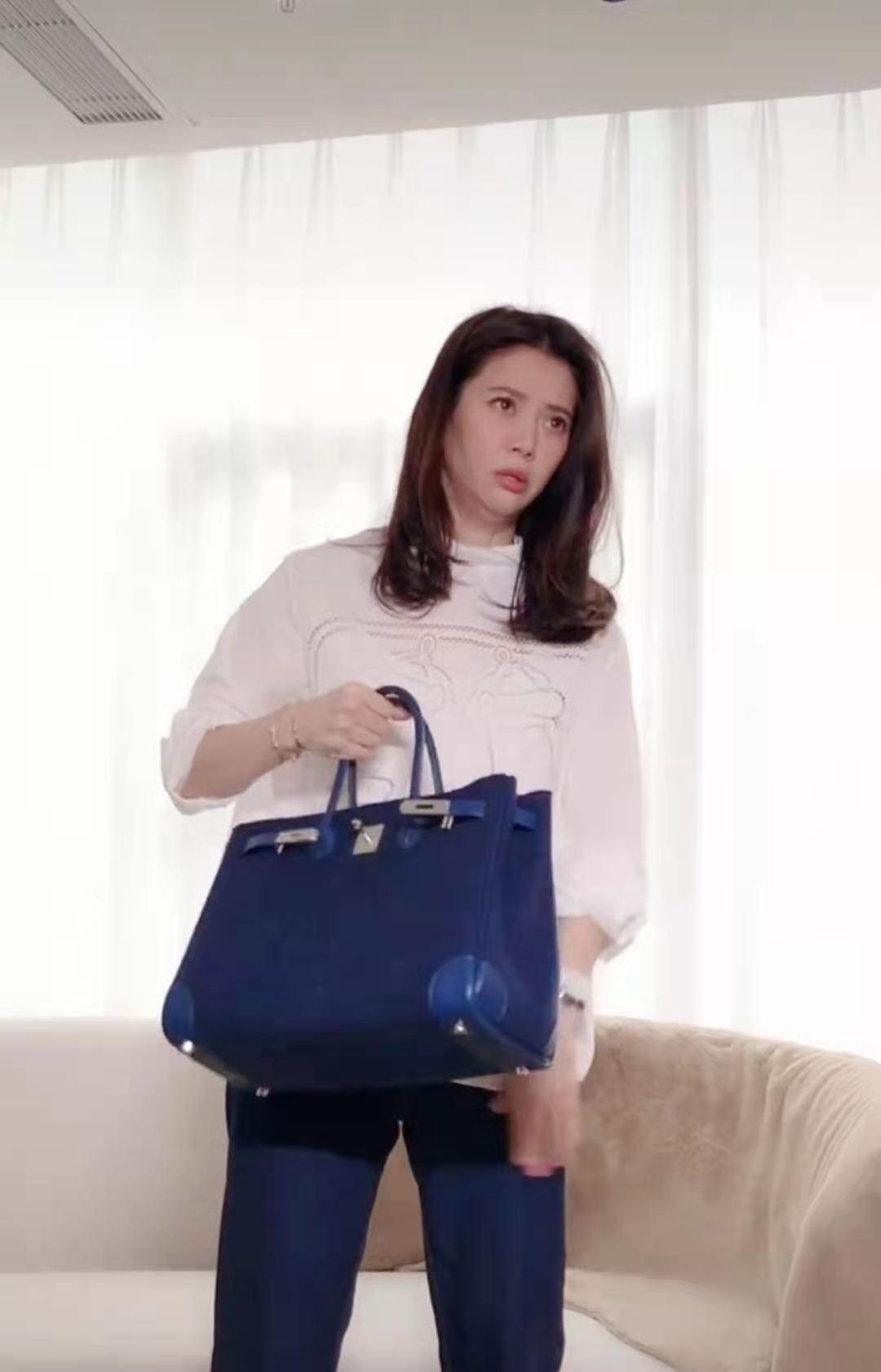 张智霖要哭！袁咏仪秀天价爱马仕包，网友曝价值可买一套房