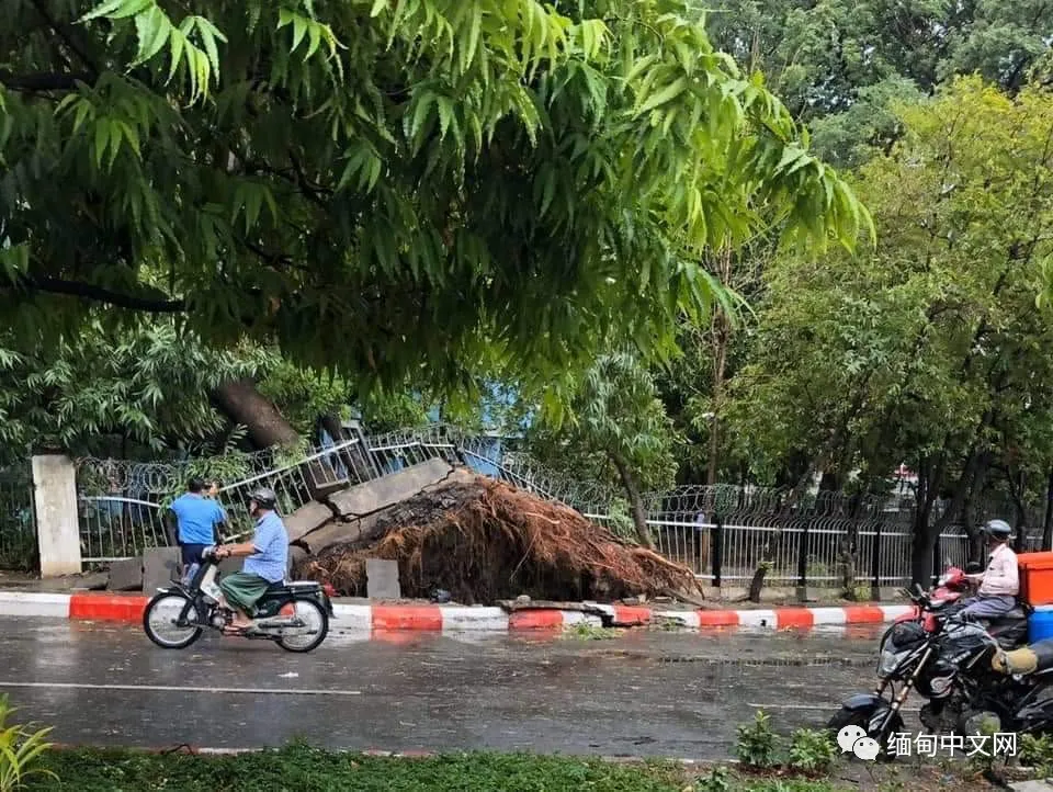 缅甸遭遇强风暴雨冰雹袭击，多个城市一片狼藉