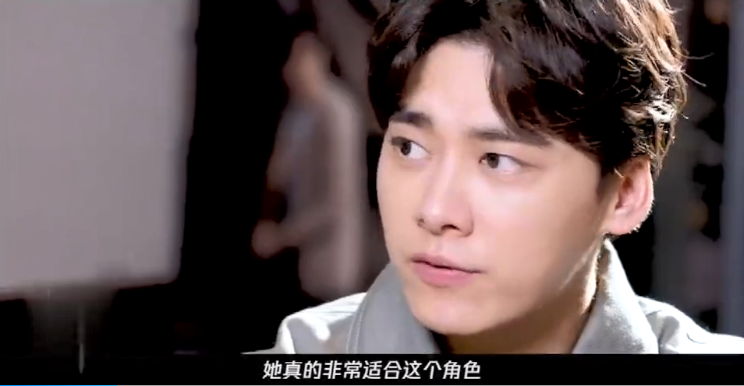 友情变爱情？李易峰金晨相约一起玩游戏，两人多件同款衣服被扒出