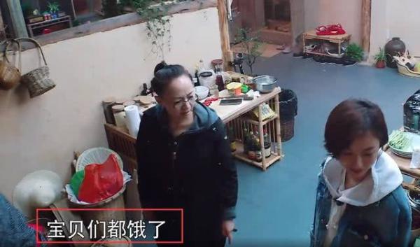 向往的生活：黄磊做饭速度跟不上，节目组又悄