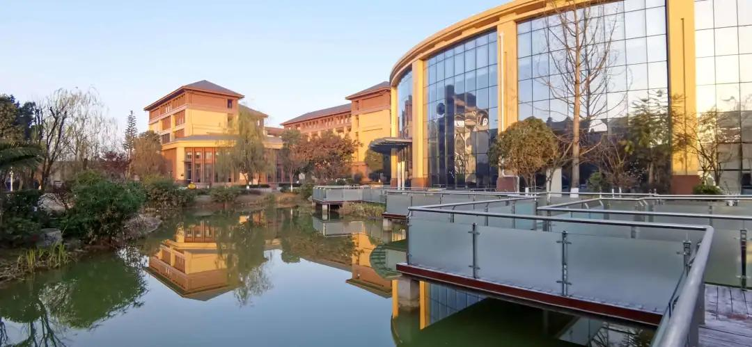 新年教职工第一会、棠湖中学刘凯校长擘画学校“十四五”发展蓝图