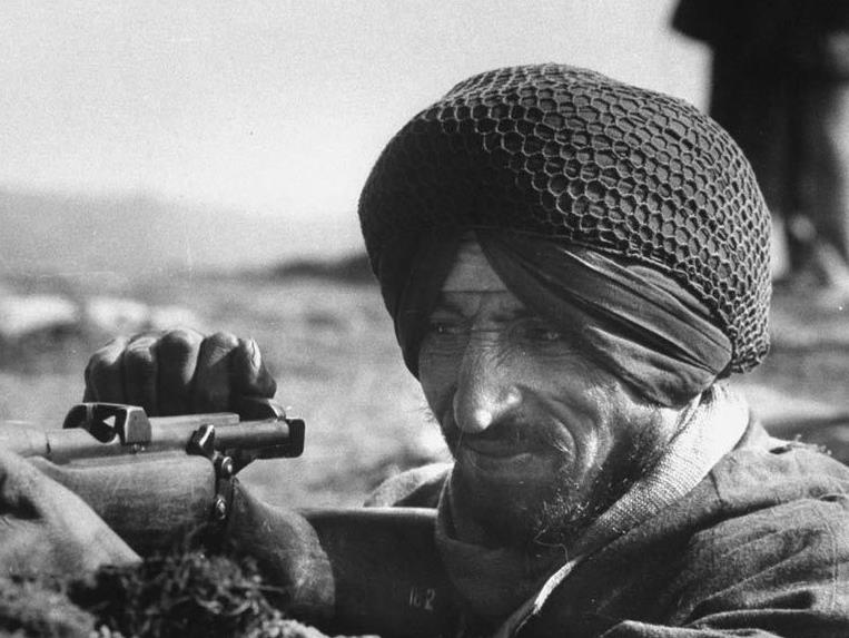 一个班八位勇士在战斗中全部牺牲 他们的英名和壮举还有几人知 Xwg行云流水 Mdeditor