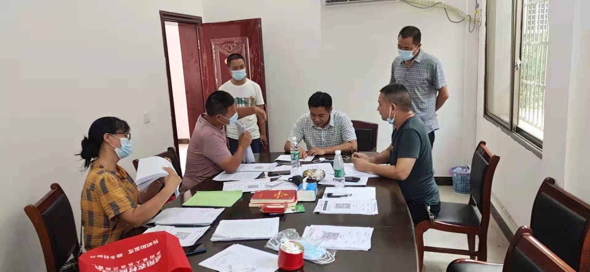 邵阳县谷洲镇疫情防控举措多多，学生和家长积极接种新冠疫苗