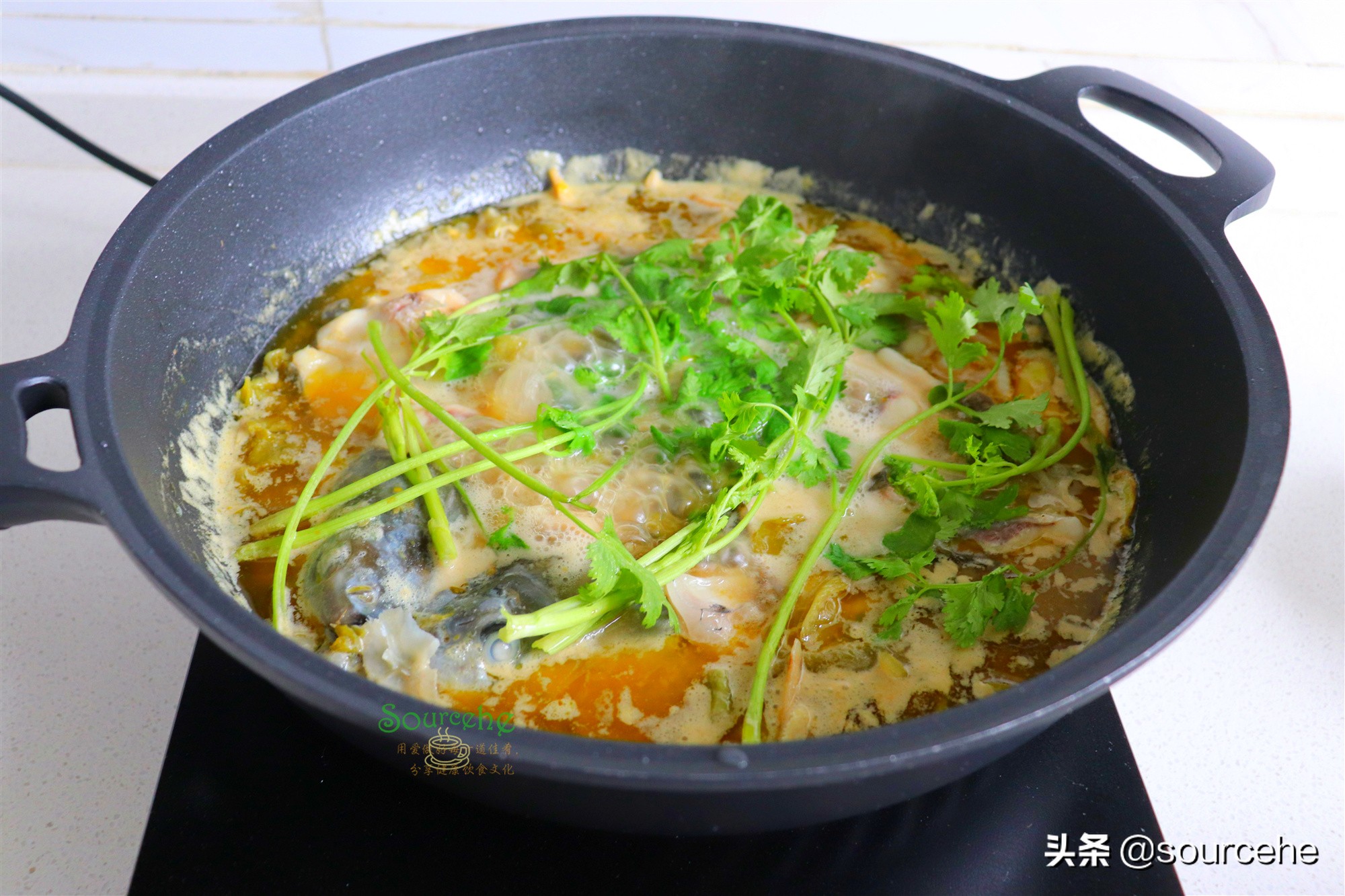 想吃酸菜鱼不用点外卖，在家做只需8分钟，酸辣可口，开胃下饭