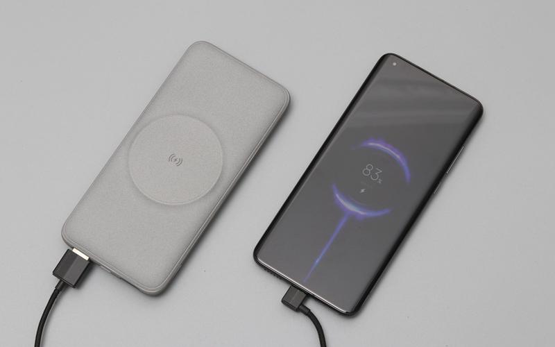 讓蘋果敬畏，容量大、充電快，南卡無線磁吸充電寶體驗