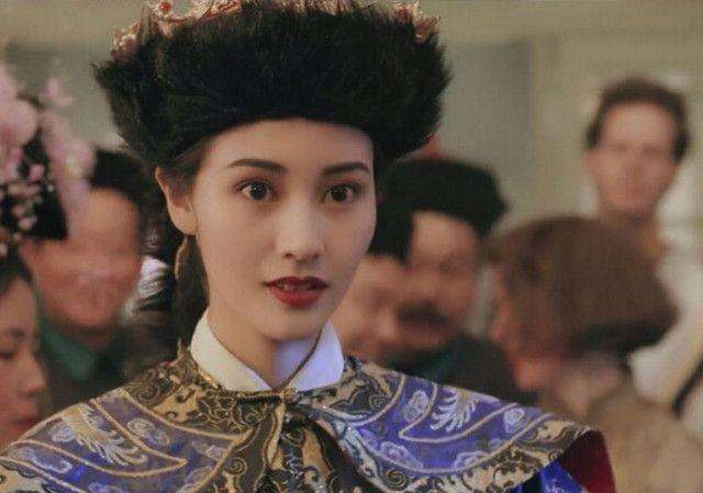 1989年，李嘉欣半夜给刘銮雄原配打电话，接连