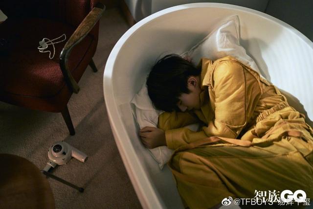 易烊千玺私房合集，大饱眼福