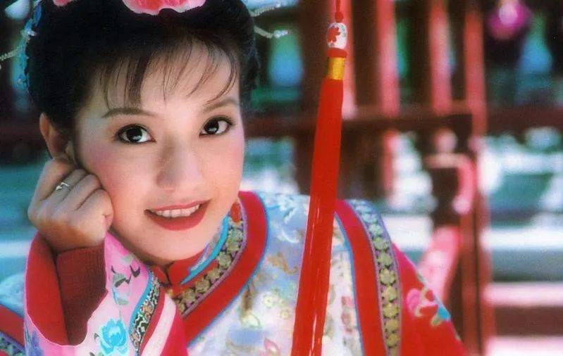 时隔20年重温《还珠》，原来我们都被“小燕子”