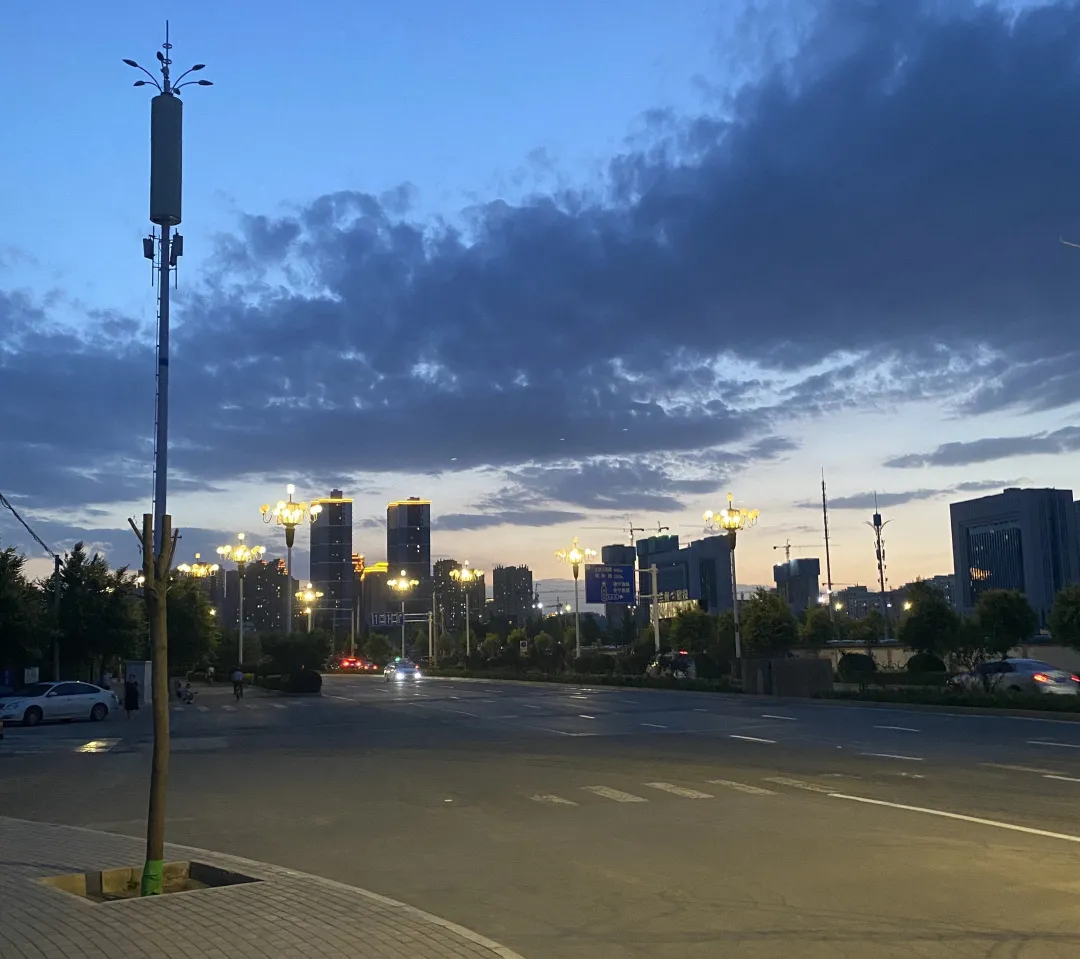 华南理工大学学生助人为乐。李慧，好样的