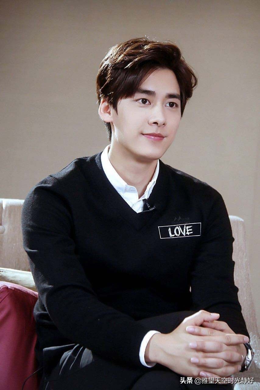 谁的笑容温暖了你的岁月，惊艳了你的时光？（男明星笑容合集）