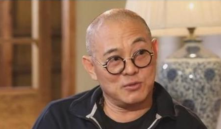 有种“尴尬”叫鲁豫问李连杰爷爷是谁，李连杰