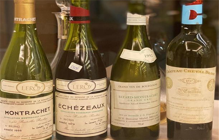 女明星有多爱喝酒？刘嘉玲聚会喝200万葡萄酒，