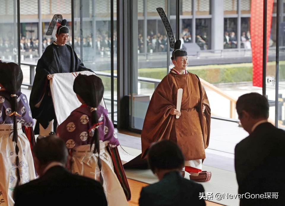 3万块的THE REAL MCCOY'S天皇染A2皮衣云评测