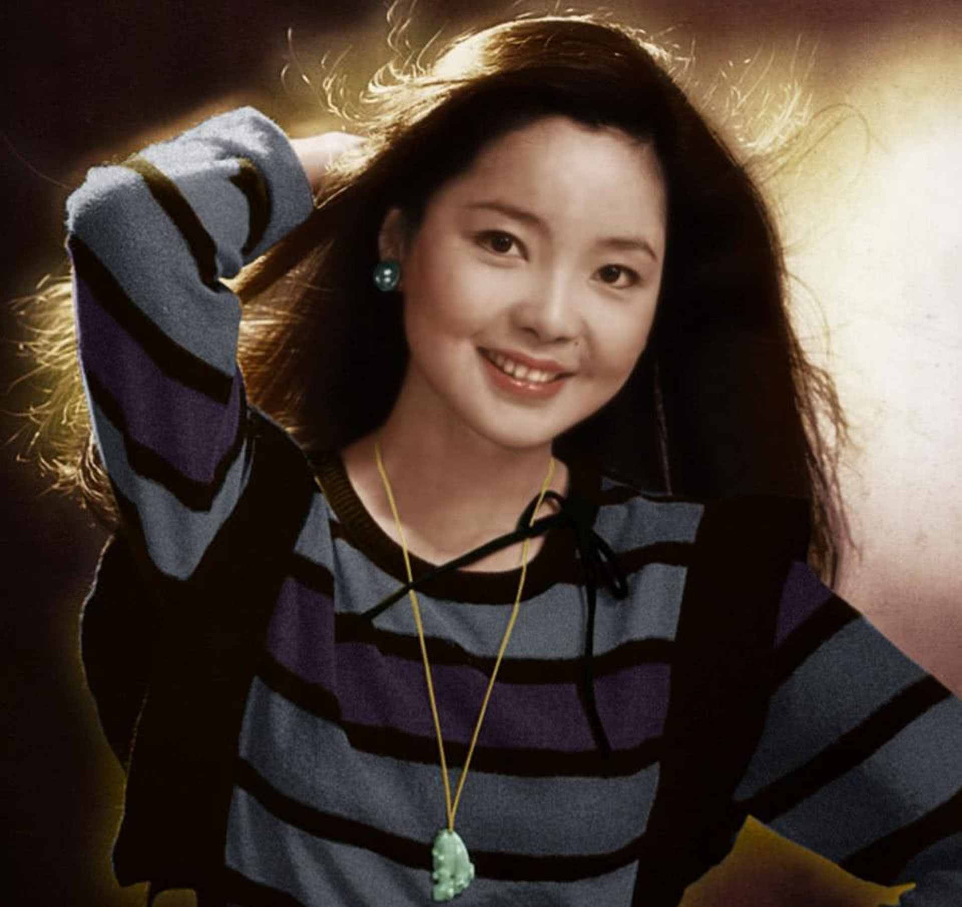 “歌坛天后”邓丽君刚去世一个月，国军少将爆