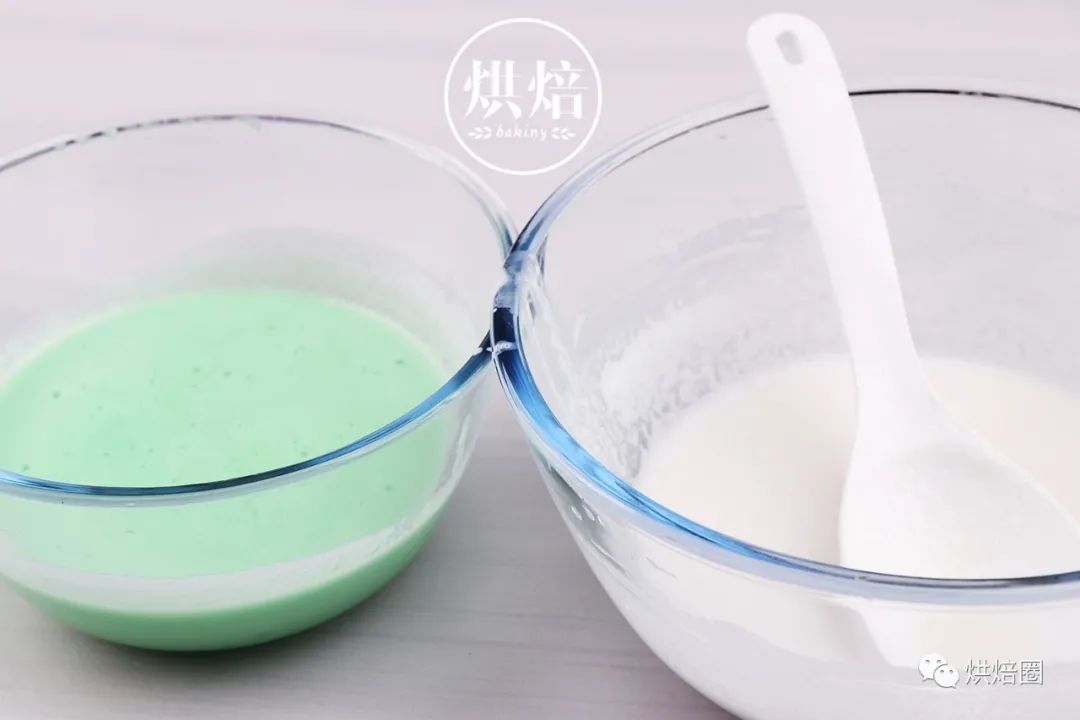 這綠綠的木薯千層糕好清新在東南亞很出名吃起來又糯又潤