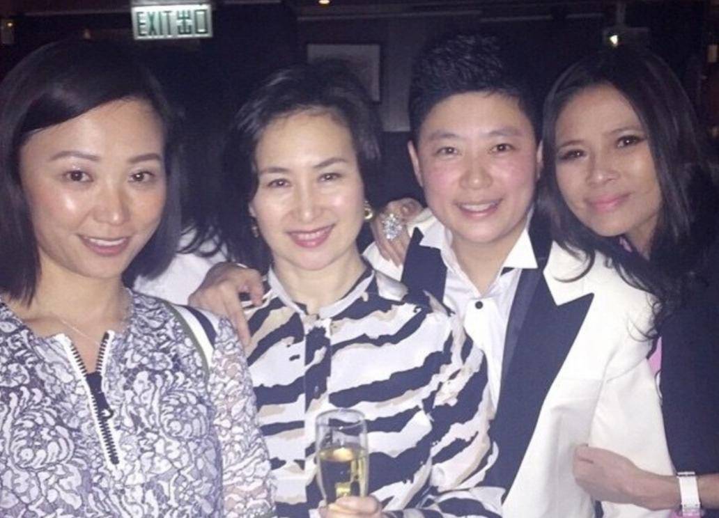 98岁赌王被曝病危！何超莲等人齐聚医院探视后，