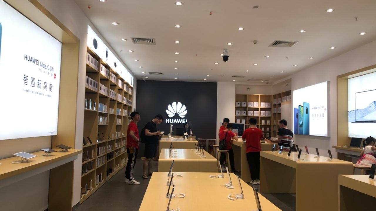 手机市场迎来“变天”？中国手机“黑马”诞生，华为首次被超越