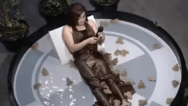 泰国综艺节目刷新认知，女艺人毫无人权，网友