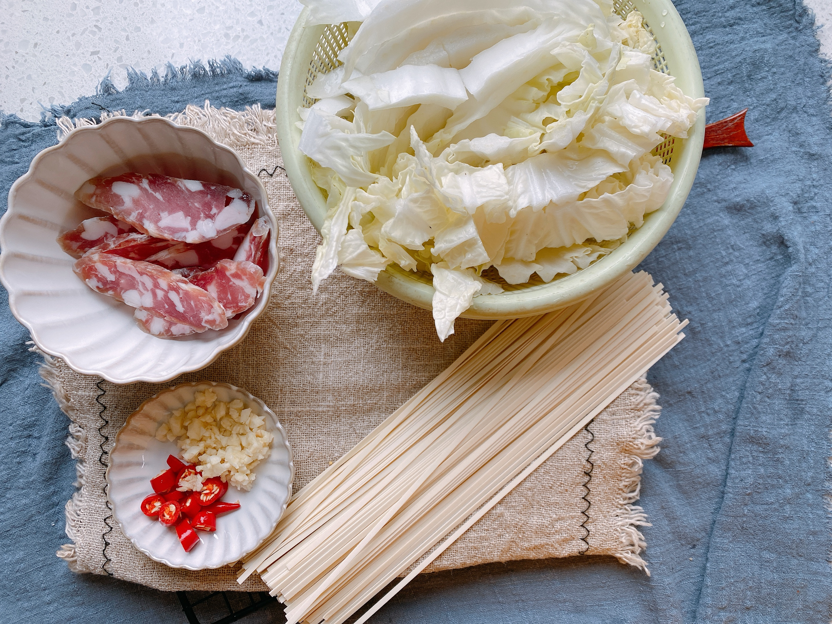 下雪天來一碗熱騰騰的湯麵，5種做法，10分鐘搞定，簡單有營養