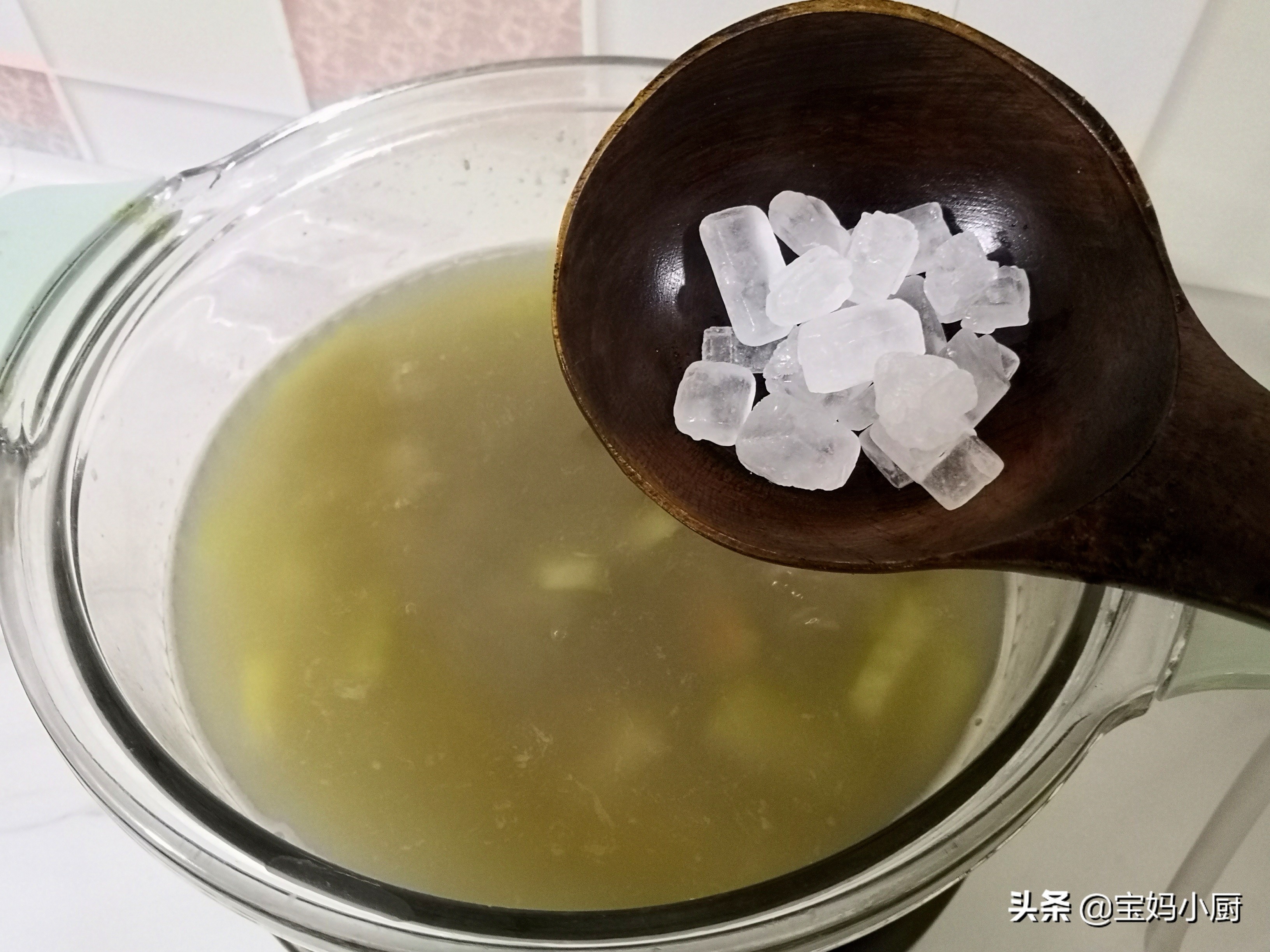 夏季别放过这个汤，西瓜皮和这俩是绝搭，简单一煮，去湿消暑