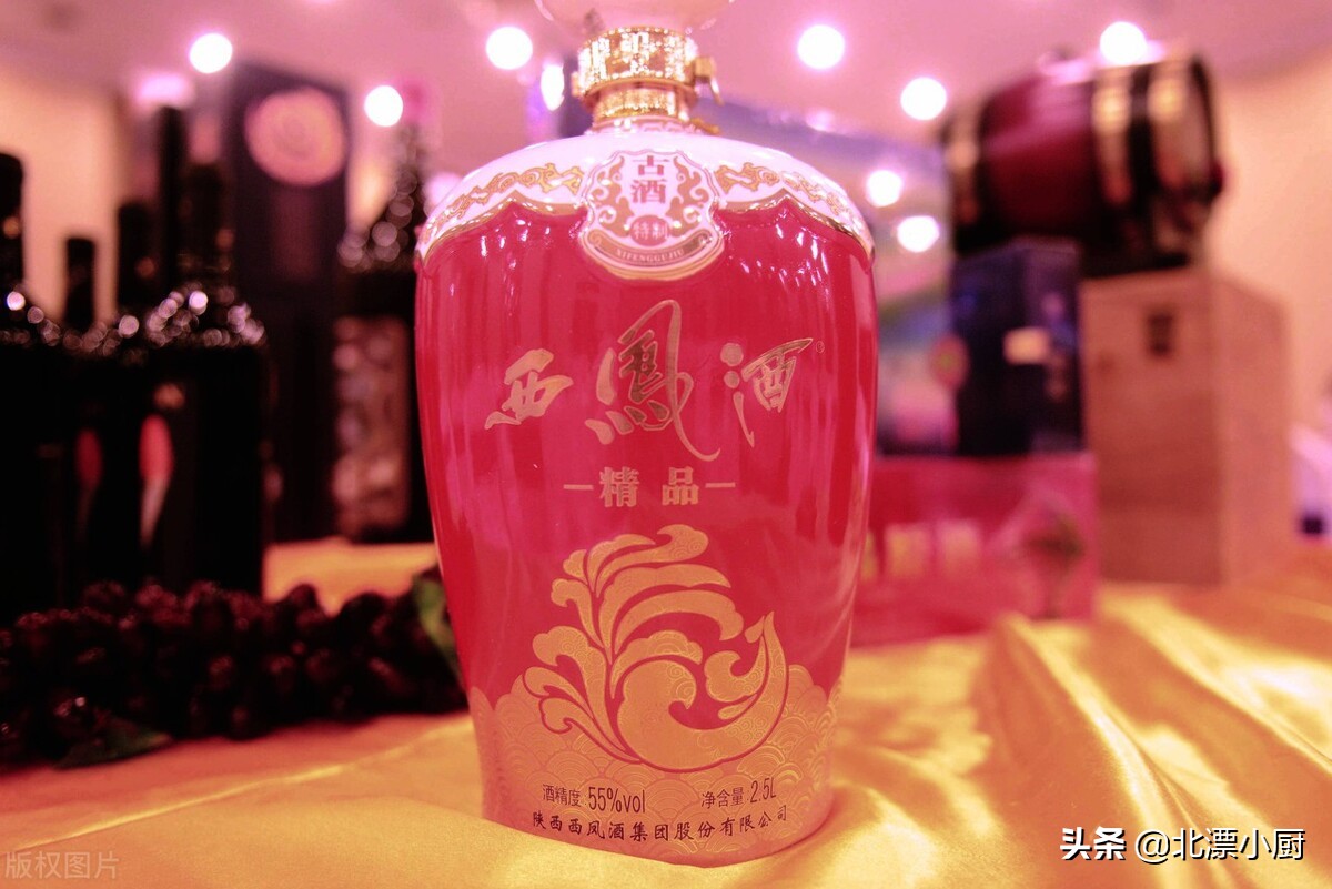 全國哪里產的白酒最好喝？中國十大白酒排行榜，看看你喝過幾種？