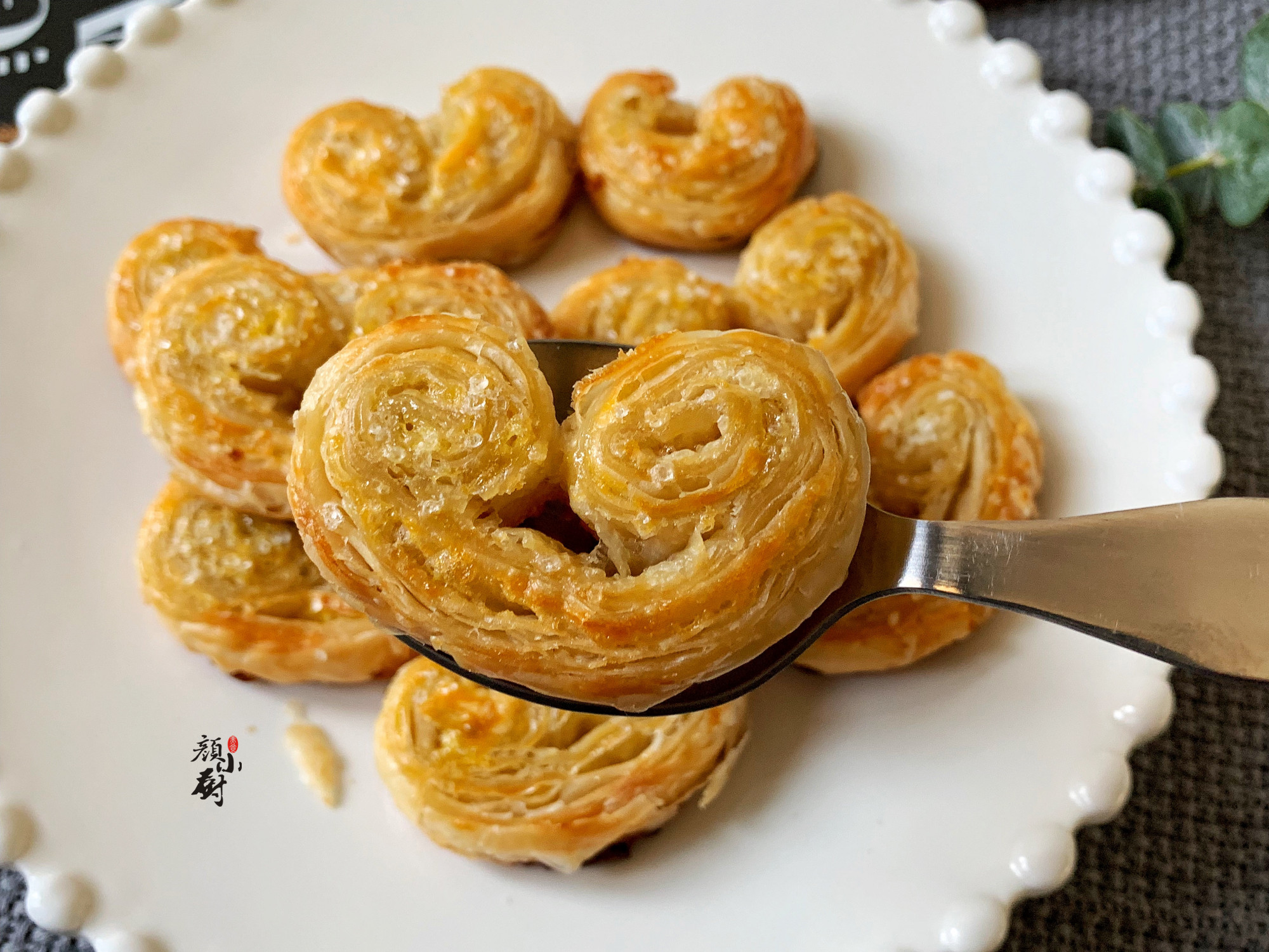 自從學會了做這個，我家沒少吃，撒上白糖一烤，又酥又甜，好吃