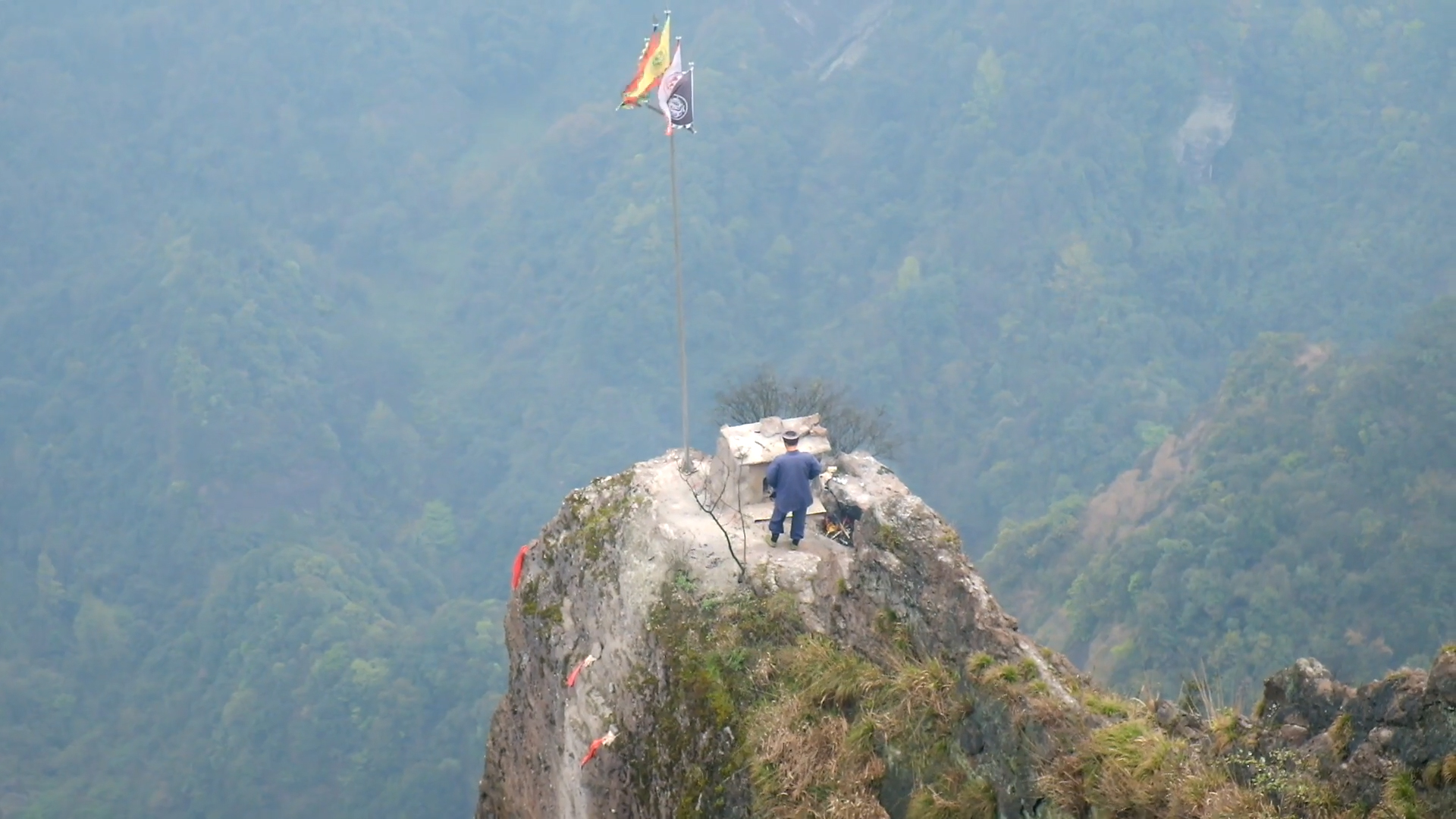世界上最危險的職業，真的拿命開玩笑，一月能掙60萬