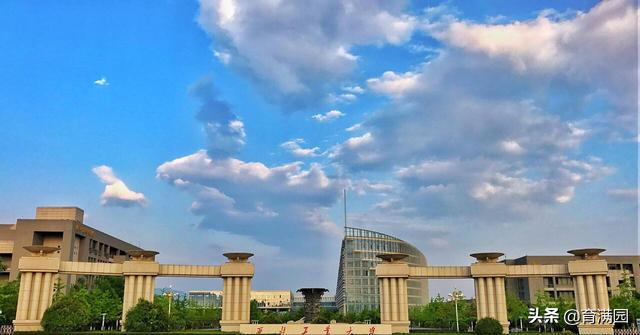 985大学录取线最新排名，一二档次理所当然，重庆大学拉垮了？