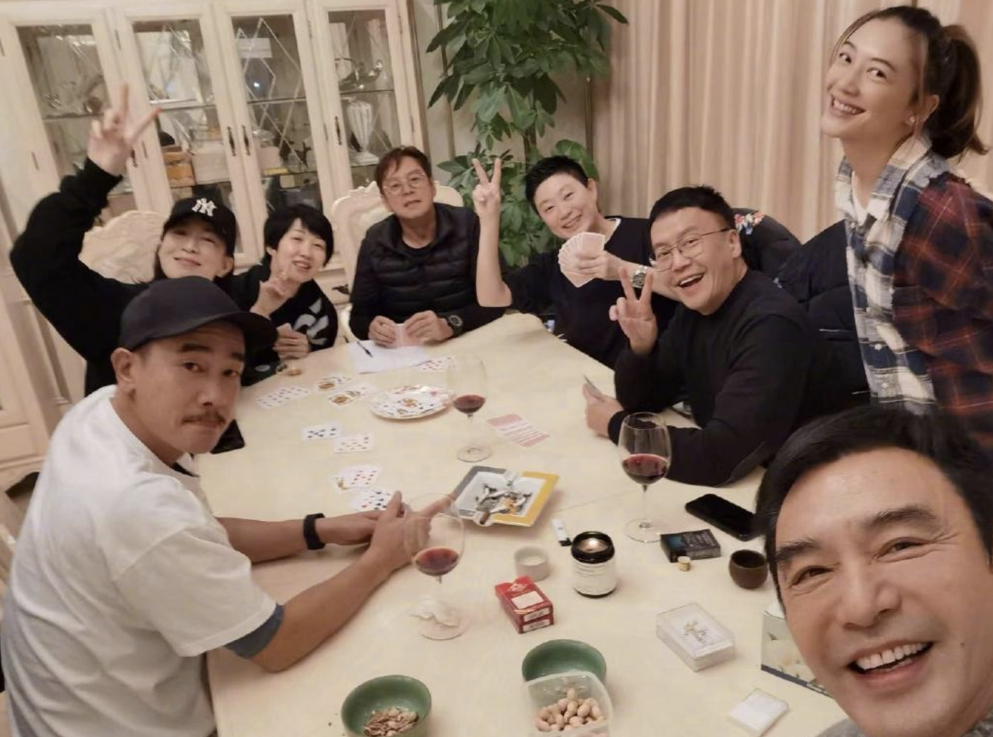 應采兒透露Jasper轉學到香港，希望他考上清華北大或耶魯