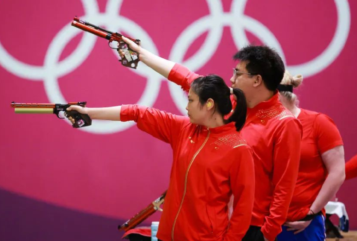 时隔13年再夺金，庞伟成人生赢家！妻子也是奥运冠军，中国第一对