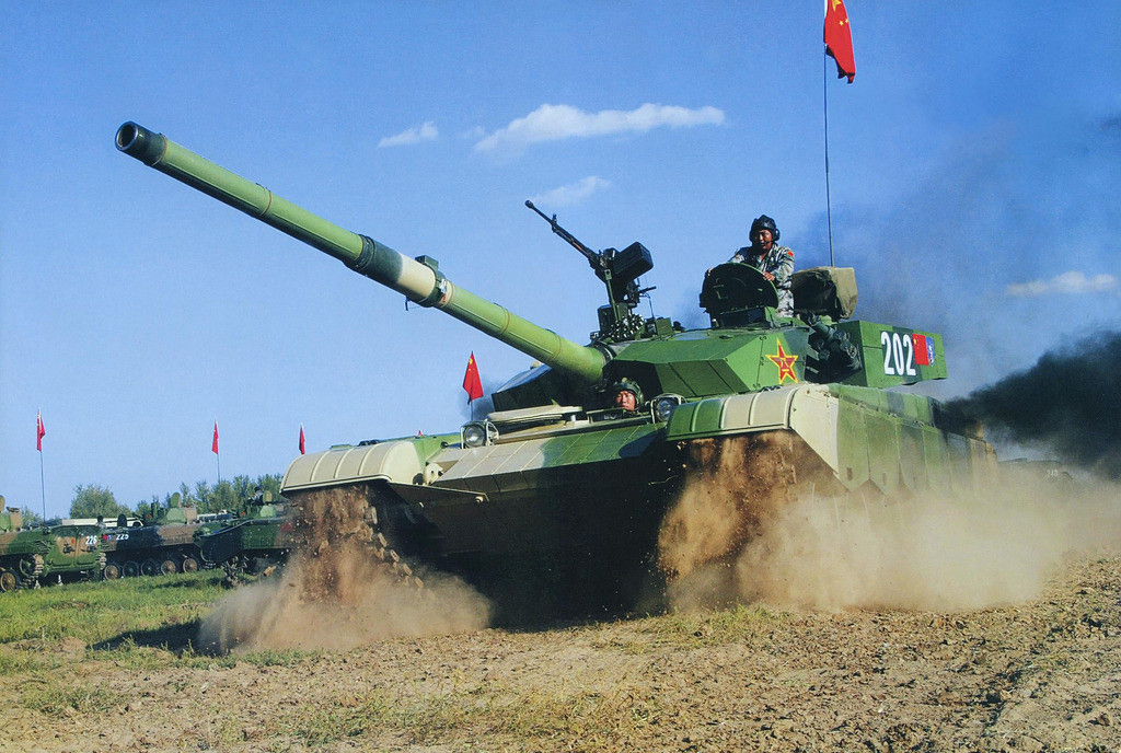 中国最猛坦克99A，到底有多少辆？独门绝技只能“瞎狗眼”？