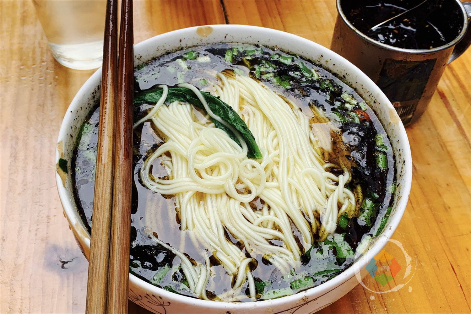 糊辣壳来自重庆丰都？一碗黑乎乎的小面，却是满满的家乡味道