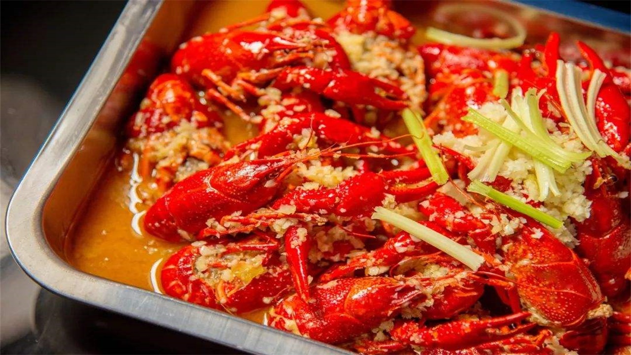 小龍蝦被眾人喜愛(ài)，那為何廣東人作為“資深吃貨”，卻并不熱衷？