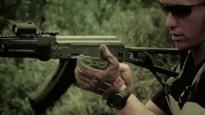 中美俄步兵標準換彈匣動作，單手換彈匣是違規(guī)動作