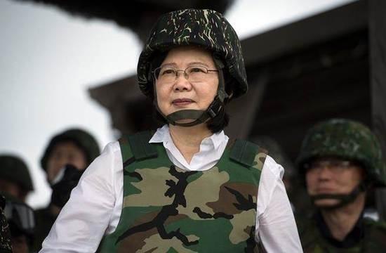 台灣軍事靠美國、經濟靠大陸已成事實，讓數據說話，看看嚴峻態勢