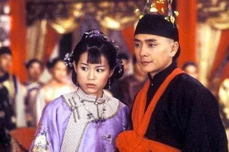 胡杏儿:当年当上港姐也被骂,如今却逆袭成了时尚女王