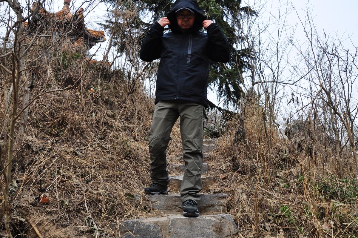 有效应对户外多种天气，SENSELEAD三合一冲锋衣