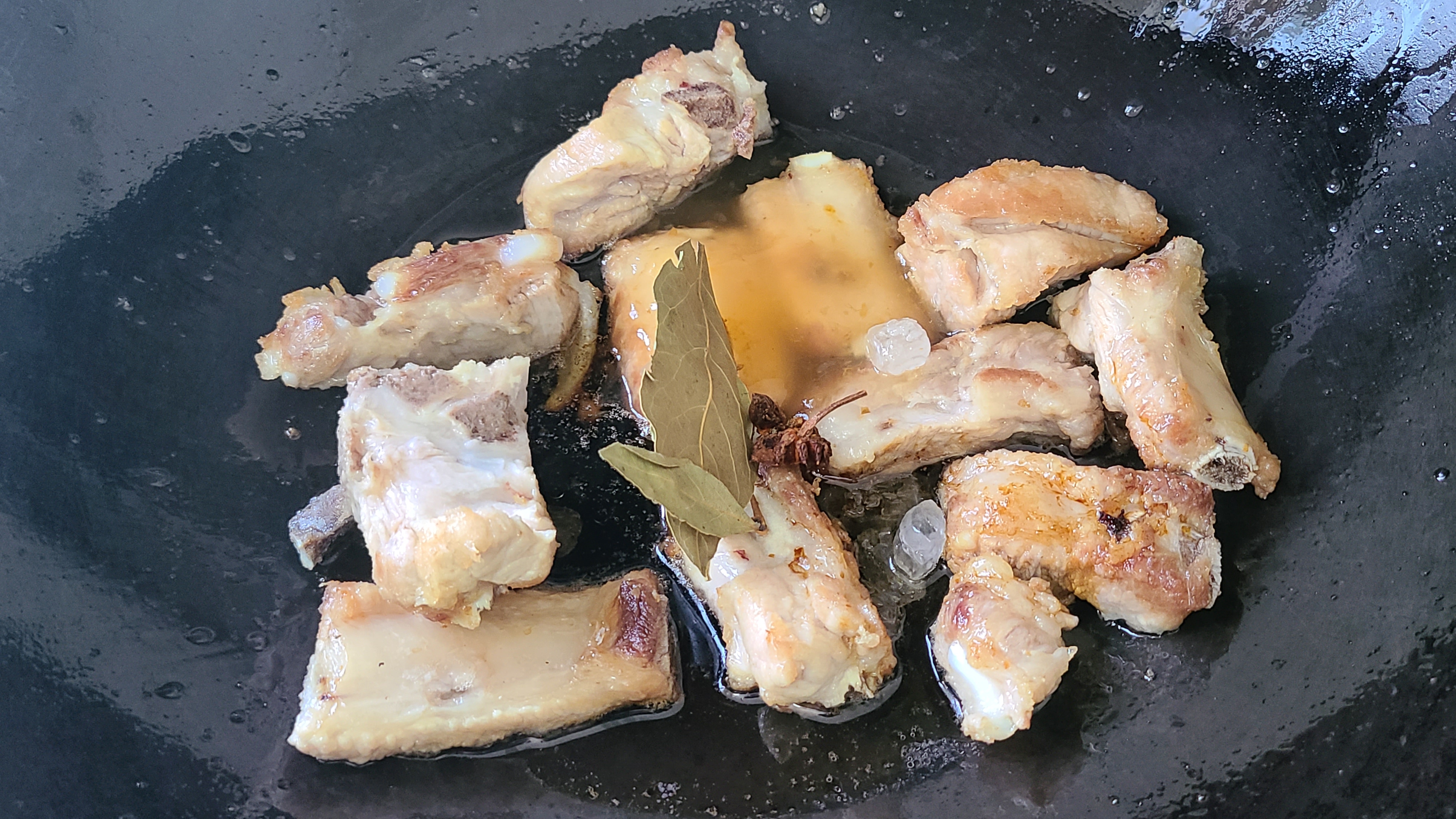 酸梅排骨，广东人做出来就是好吃，味道特别又开胃，太下饭