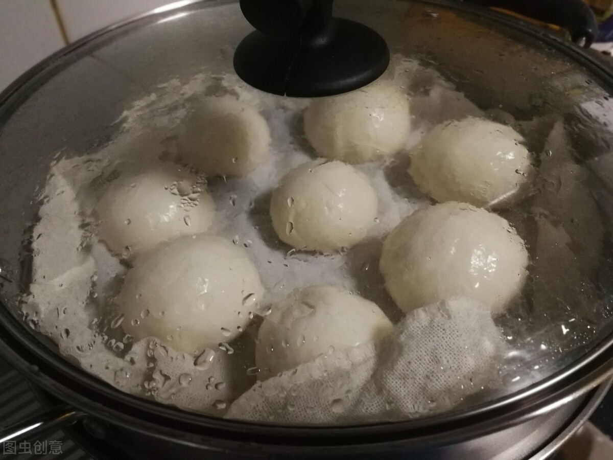 ���췢������ͷ����Ҫֻ��Ž�ĸ��������ȷ��������ͷ����������