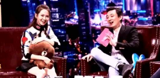 王思聪第一次见戚薇向其告白，被戚薇调侃：你